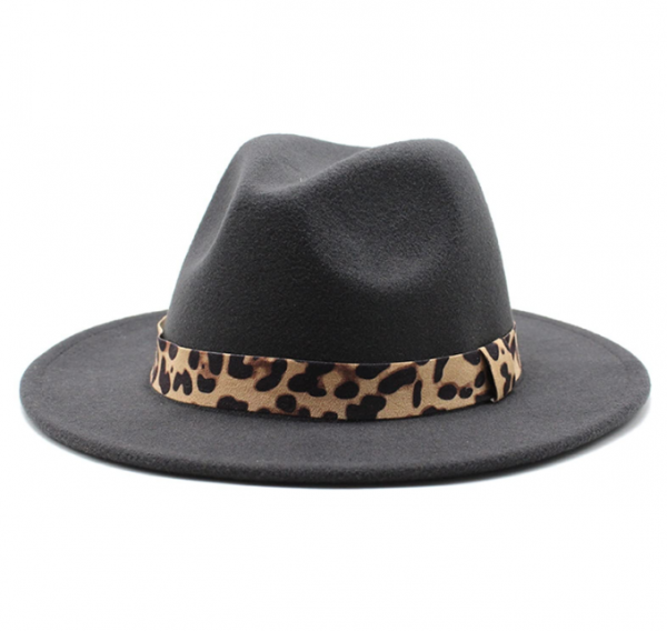 Topi Trilby dengan Pita Leopard